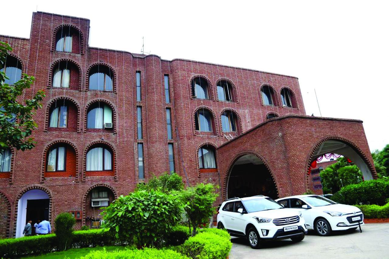 Magsons Resorts Vrindavan Kosi Eksteriør bilde